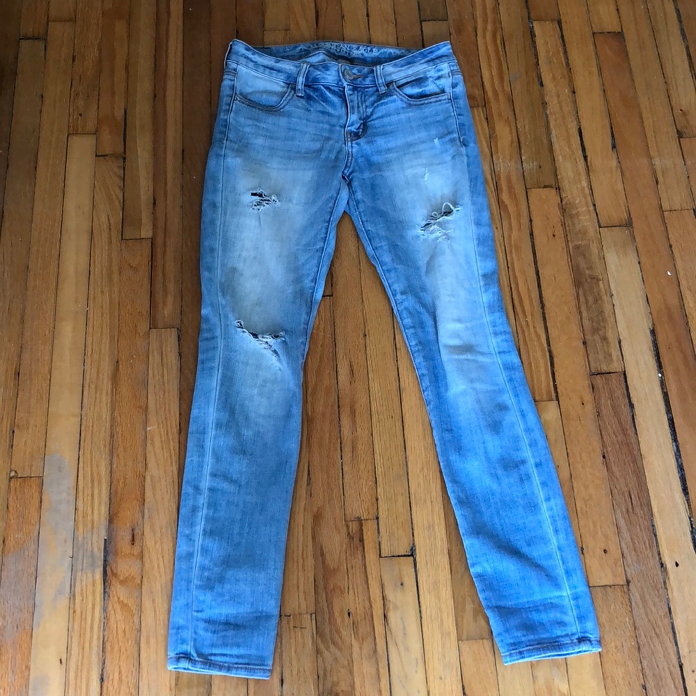 American Eagle light wash distressed jeans